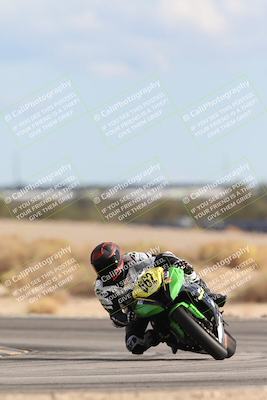 media/Nov-16-2025-Race Pace (Sun) [[8c5fa54630]]/Verified Riders/9-Turn 16 (150pm)/